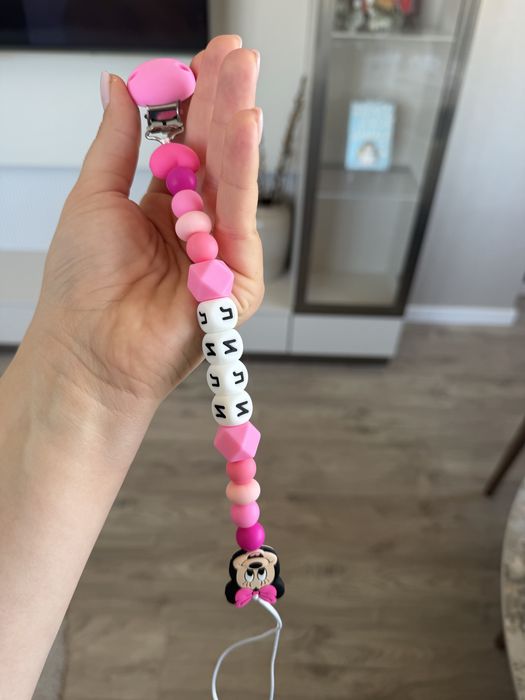 Силиконов клипс за биберон с име и гризалка