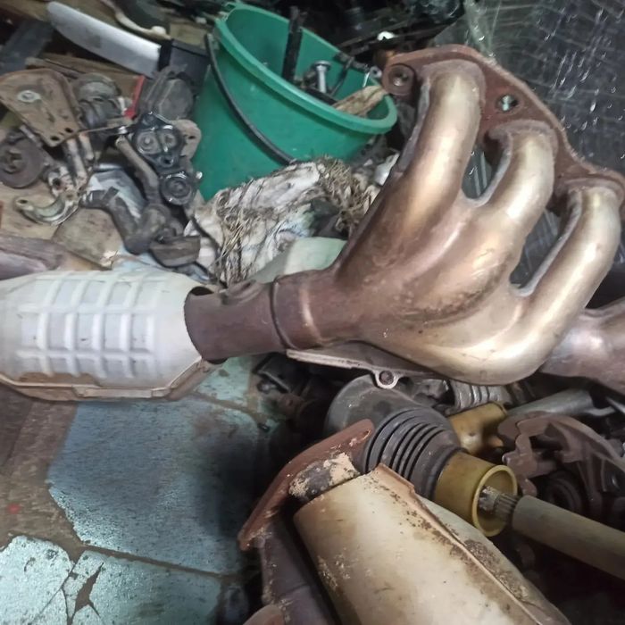 Lexus Gs 300 160 Катализаторы привозные 
Выпускные коллектора с Катал