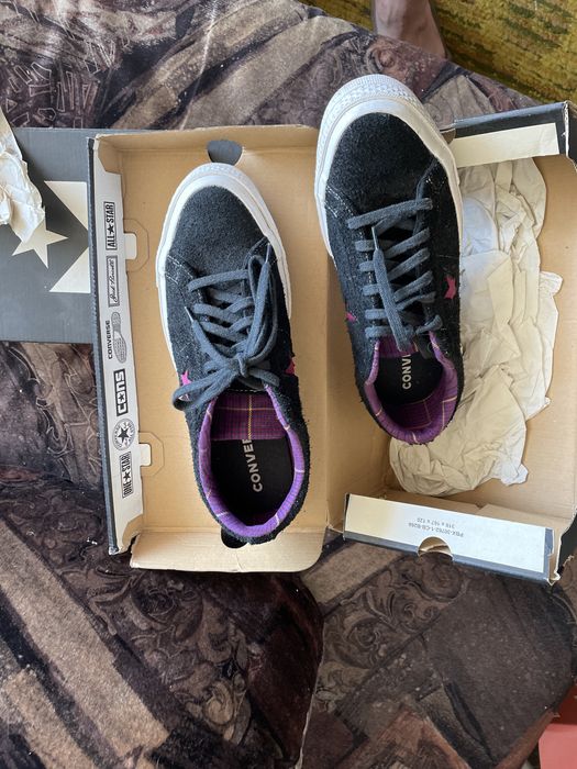 Tenisi converse ,marimea 42 ,piele intoarsa