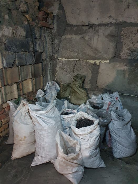 Уголь в мешках по 10 тенге