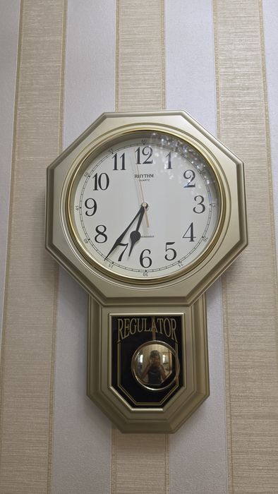 Продам часы настенные