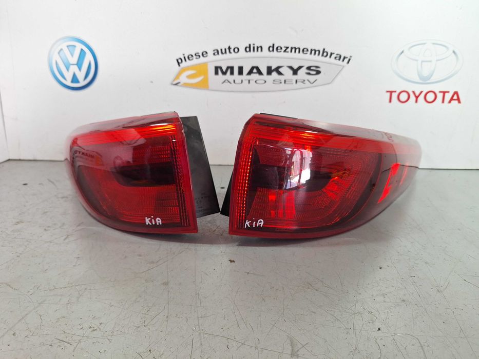 Stopuri aripa stanga/dreapta Kia Sportage 2016-2021 Cod: 92401F1600