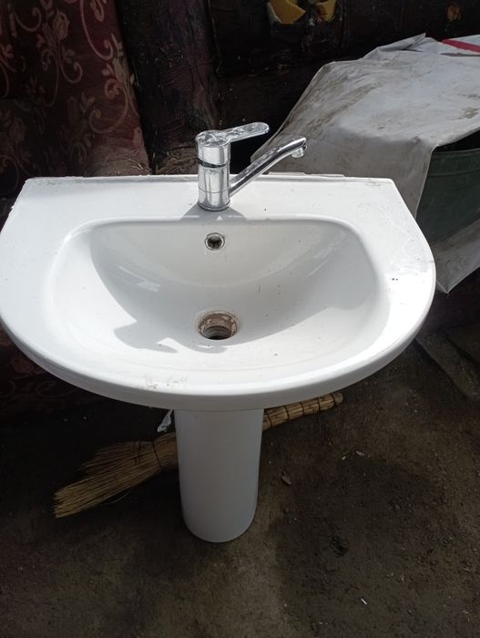 Продам Раковину срочно.