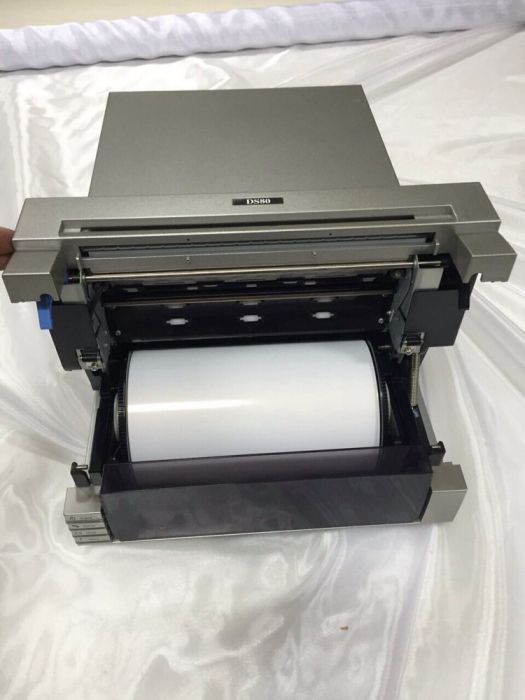 Продавам принтер DS80