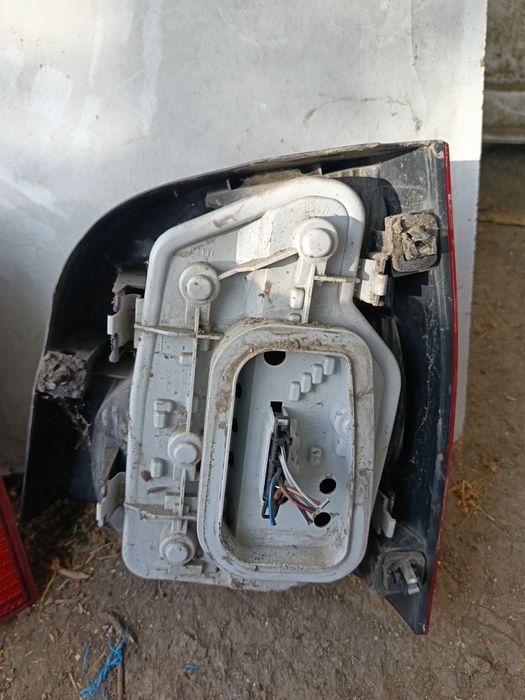 Stop-uri stanga si dreapta spate vw Polo 9N cu becuri