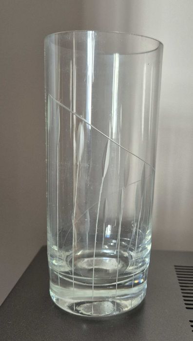 Стъклени чинии, купи, купички, чаши