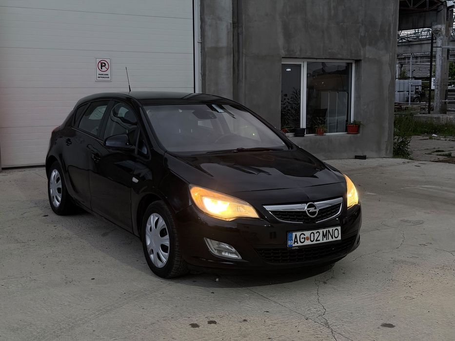 Opel Astra J 2010