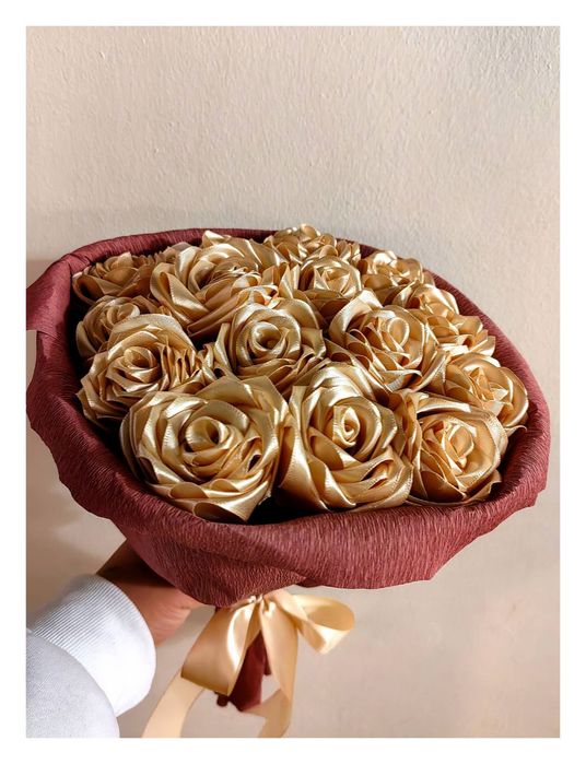 Букети от вечни сатенени рози