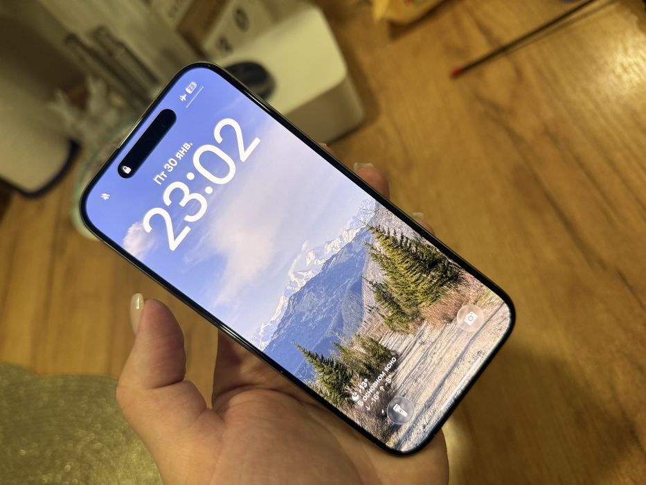 Apple IPhone 15 Pro 128GB в идеале.