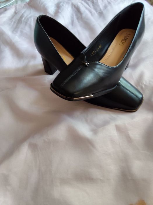 Туфли на каблуке  Новые  Размер 40