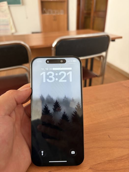 Продам iPhone 15 Pro 256GB
