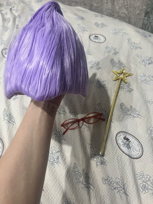 Парик  для костюма феи крестной из шрека. В наборе очки  и палочка