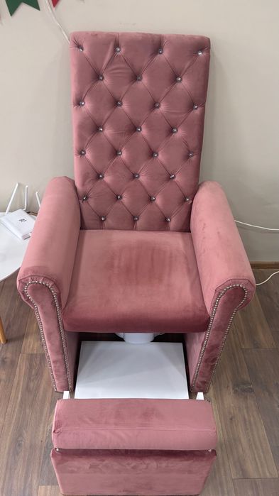 Стол за  педикюр