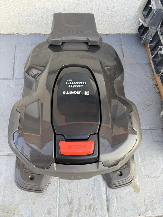 Robot tuns gazon Husqvarna Automower® 405X – mic, tăcut și muncitor
