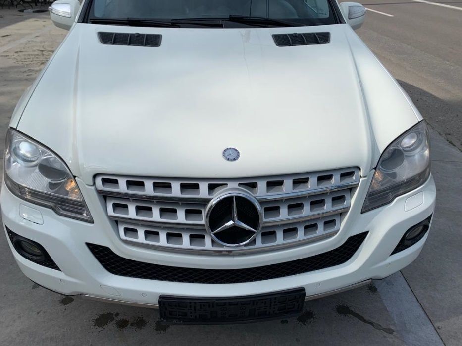 Dezmembrez mercedes ml w164 facelift/bara fata/mercedes ml 350 euro 5