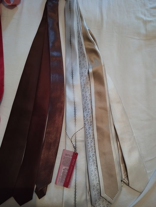 Галстуки бабочки новые