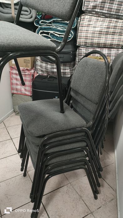 Срочно продам офисный столья