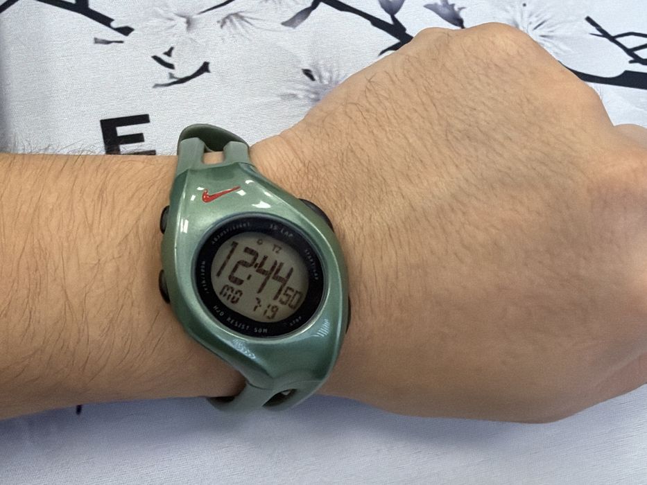 Продам часы Nike