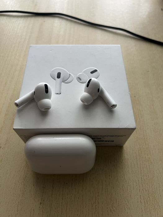 Apple AirPods pro оригинални