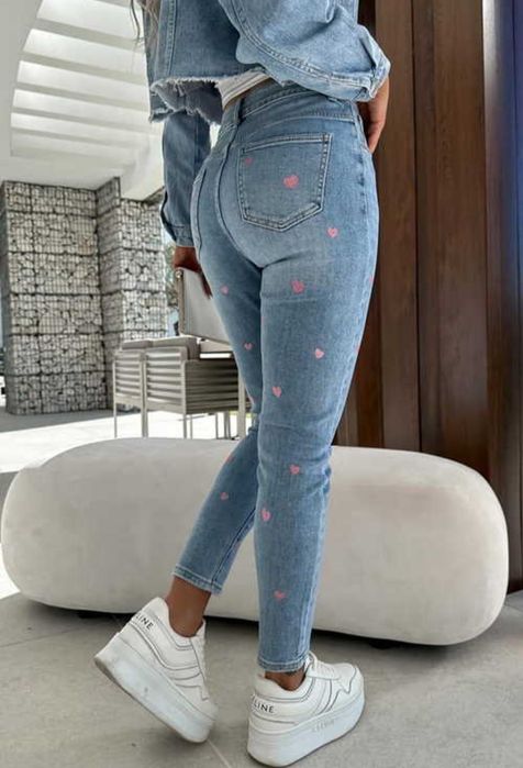 Дамски дънки с висока талия