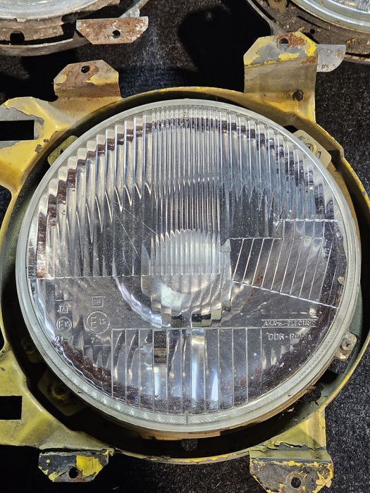 set faruri hella volkswagen transporter t3

stare buna
*se ofera bonus