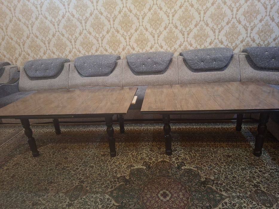 Холати яхши 15 киши отирса болади пуфиглари 5 та столлари ажралади