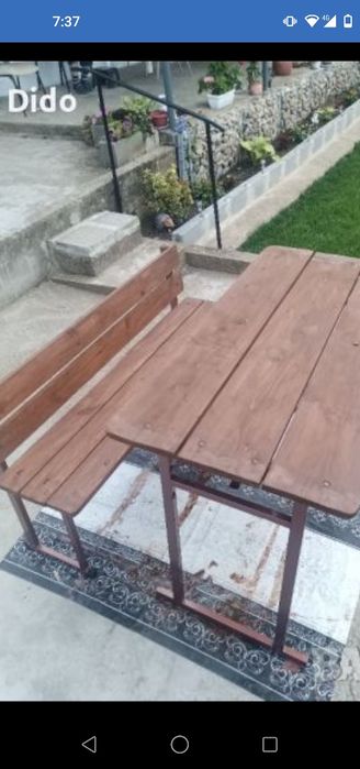 Пейка и маса за деца.Боядисана и лакирана .