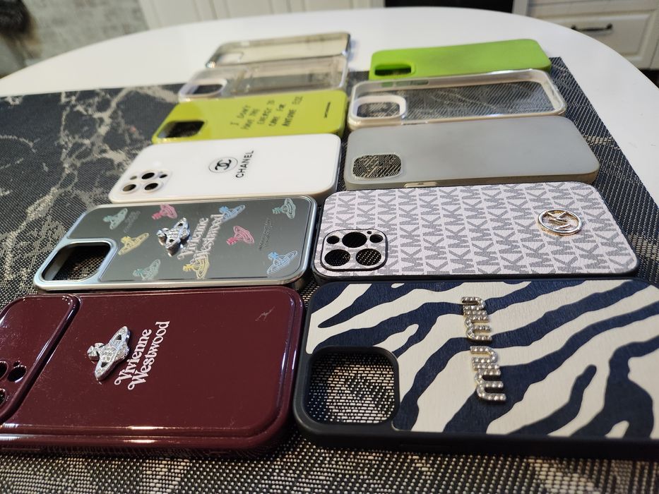 Чехлы на IPhone 12 Pro