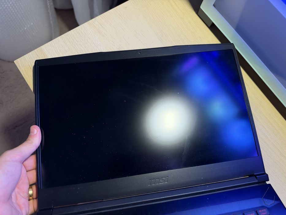 Defect pt piese Laptop Gaming MSI GF63 Thin 9SC-699XRO, Intel Core i5-9300H pana la 4.1GHz, 15.6" Full HD, 8GB, SSD 256GB, NVIDIA GTX 1650 Max-Q 4GB