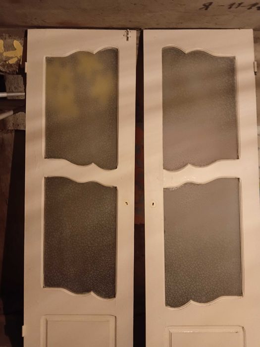 продам двери б.у. дерево