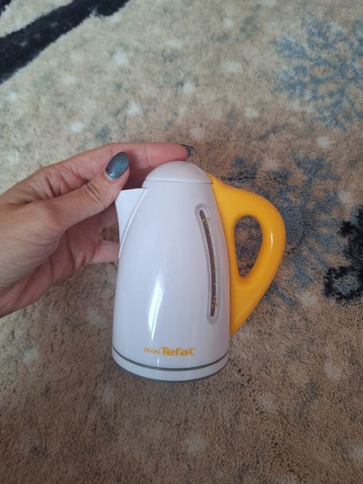 Пластмасови детски електтоуреди.