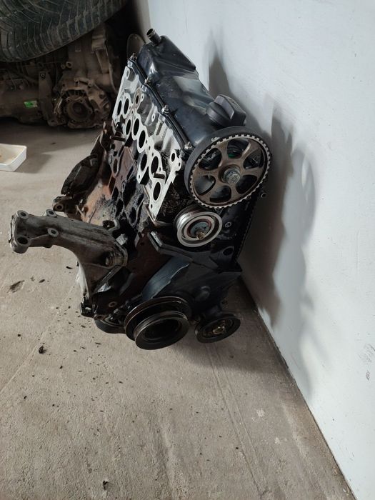 Продам двигатель на пассат Б3 Б4 1.8 объем