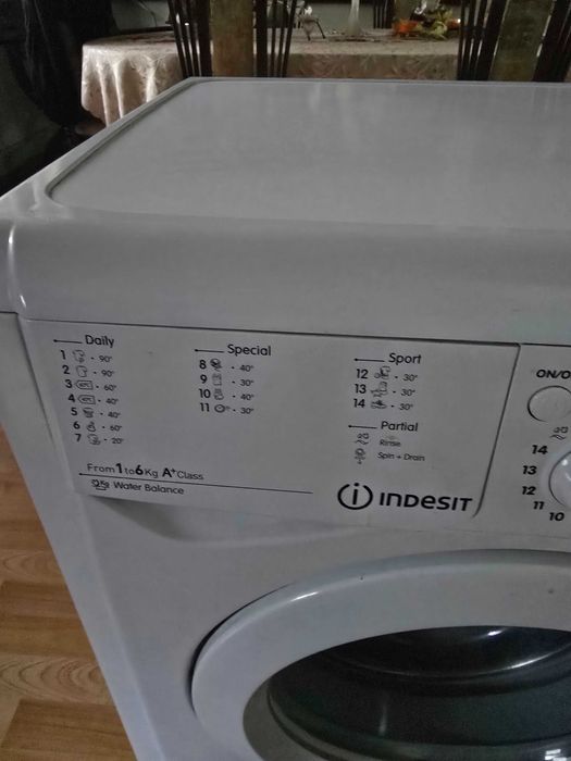 Пералня Индезит 61251 еко.