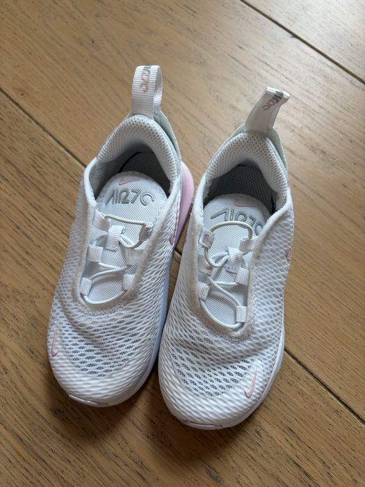 Adidasi Nike marimea 26