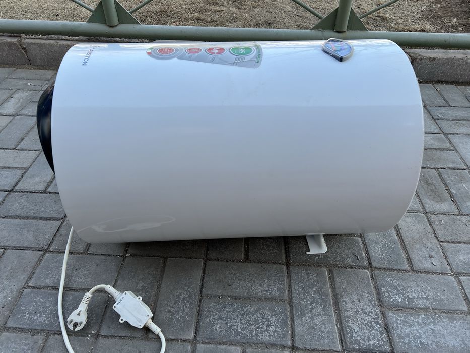 Продам бу титан Аристон.