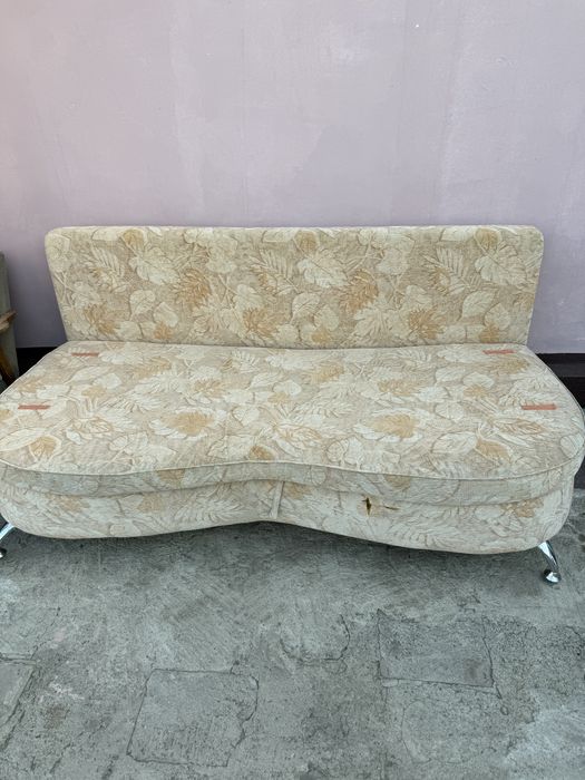 Продам диван, б/у