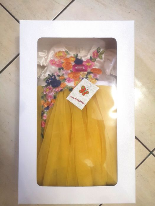 Rochita tutu, ocazie sau botez