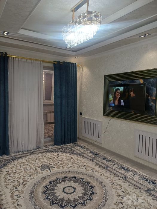 Метро чиланзар 16 квартал 2/1/4 77 серия 75м2 2×7 продаю евру квартиру