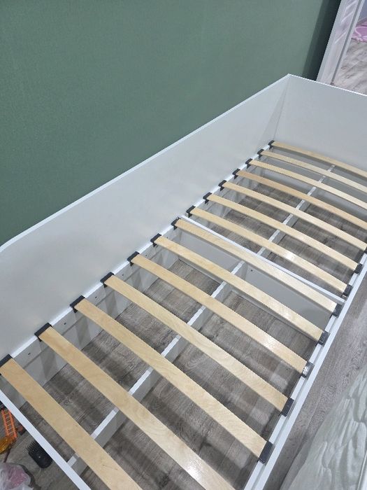 Продам кровать подростковая 200/90