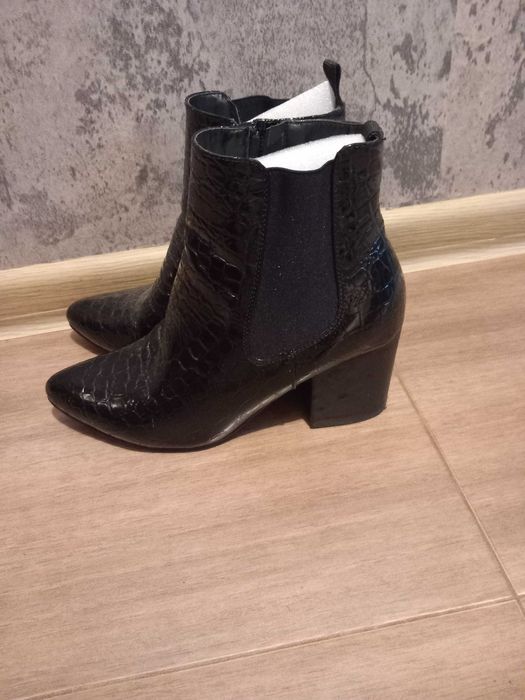 Дамски боти от zapatos