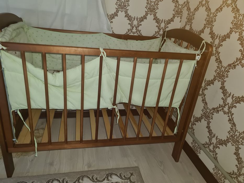 Продам детскую кроватку