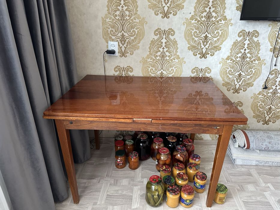 Продам большой стол