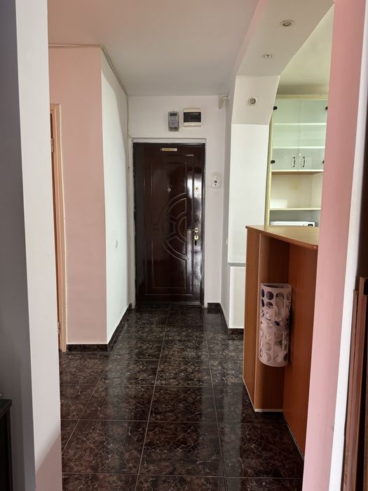 Închiriez apartament 4 camere decomandat Militari - Lujerului