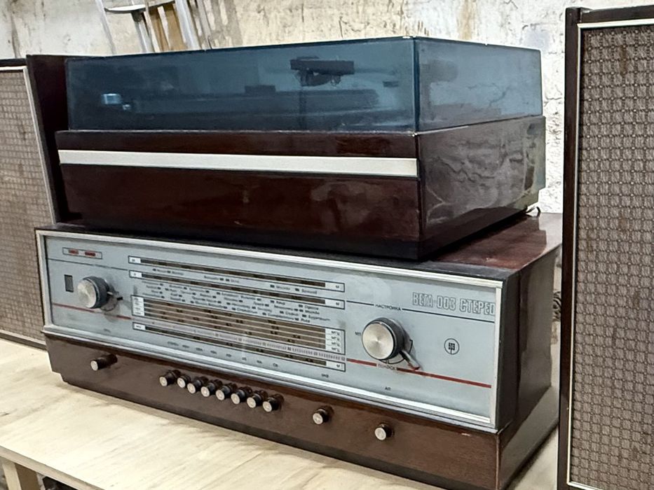 Вега 003 стерео винтажный комплект  в хорошем состоянии