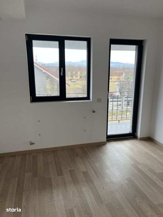 Vand duplex la cheie - suprafata utila este de 110 m2 ,   3 dormitoare