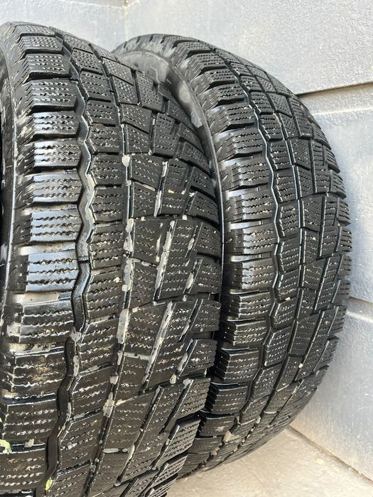 Продам шины 215/70R16