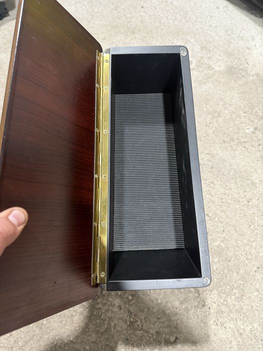 Оригинальный BOX на Mersedes w124 w202