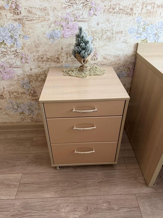 Продам мебель в спальню.