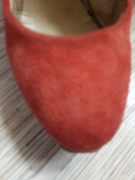 Продам замшевые туфли