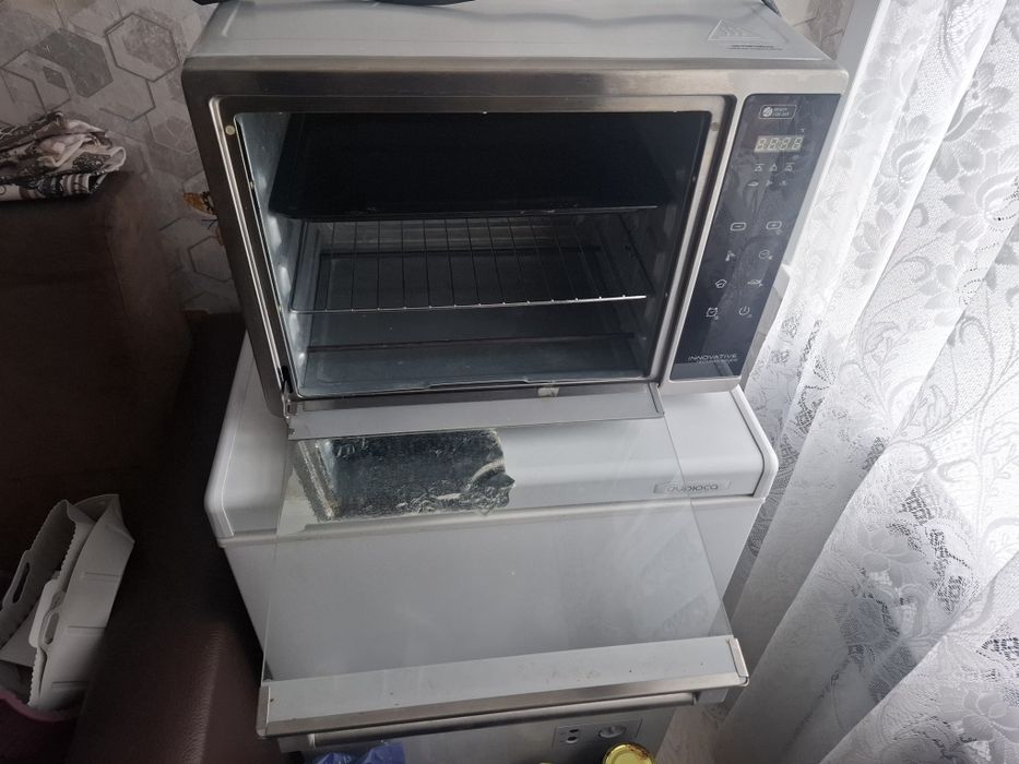Продам экктричискую духовку